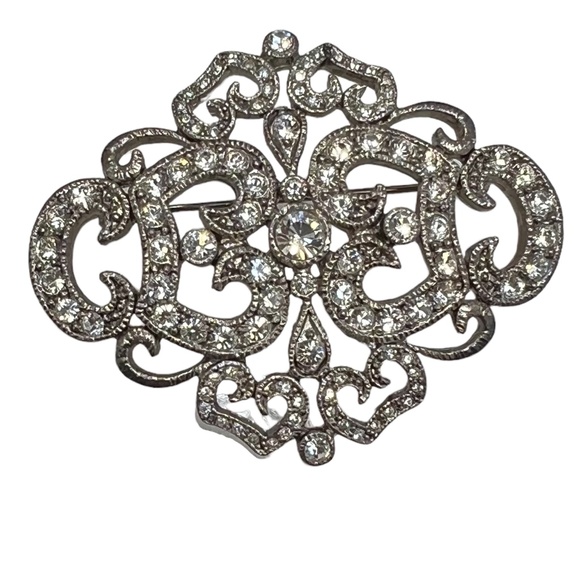 VINTAGE CAMROSE + KROSS JACQUELINE B KENNEDY CRYSTAL FILIGREE BROOCH - Picture 8 of 14